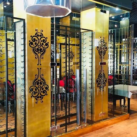 Lucky Fox Hotel Atyrau Ngoại thất bức ảnh