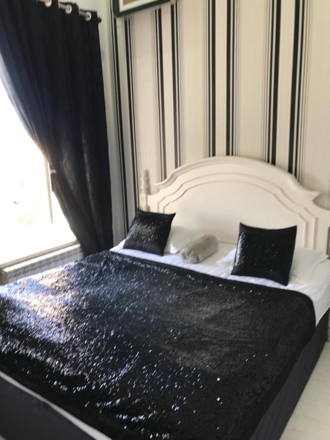 Lucky Fox Hotel Atyrau Ngoại thất bức ảnh